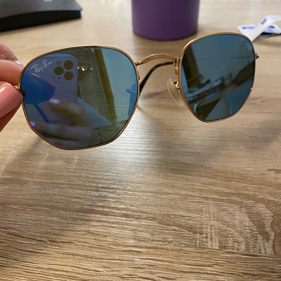 Rayban sunglasses - Picture 3 of 3